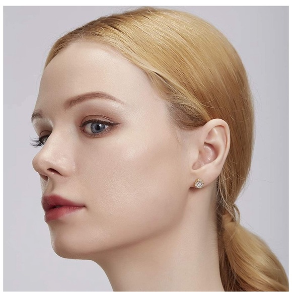 Iced Out Cubic Zirconia Screw Back 18k Gold Plated - Picture 4 of 6